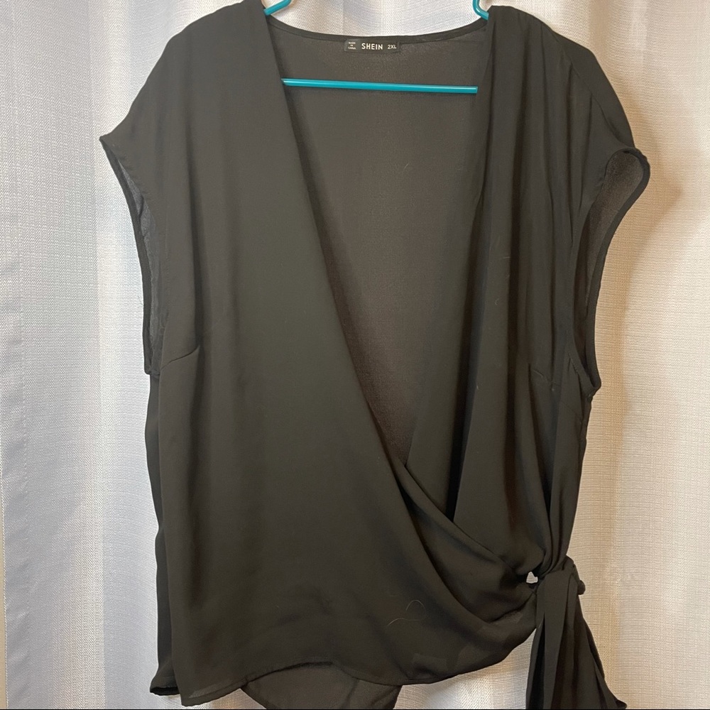 Shein | Toe Side Black Fresh Flowing Top 2x